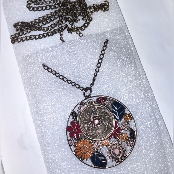 Enamel Floral Pendant w/ Foreign Coin - Picture 8 of 11